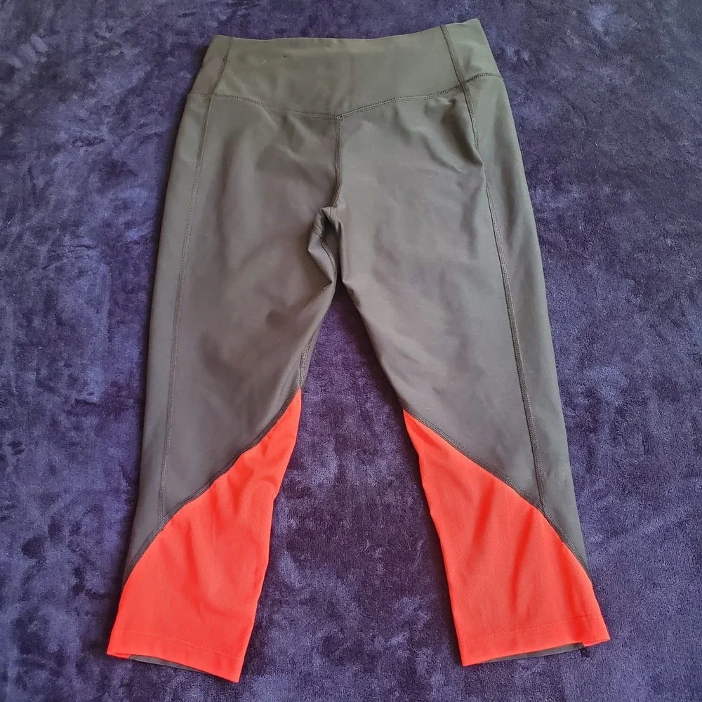 Nike Dri Fit Women's Training Capri Tight Leggings Size Medium Black & Pink‎